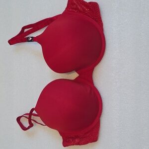 NWT Victorias Secret 32DDD Tshirt Lightly Lined Demi Bra Solid Red Floral Lace